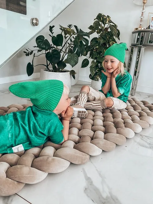 mata_welurowa_lupinno3 Modernes Velvet geflochtene Spielmatte / Matratze / Playmat für Kinderzimmer