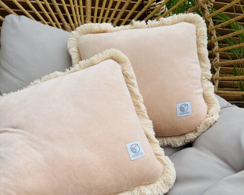 Hochwertiges Boho Kissen 45×45 cm quadratisch aus Massivholz